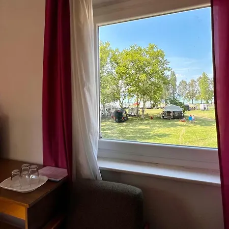 Hotel Sirály *